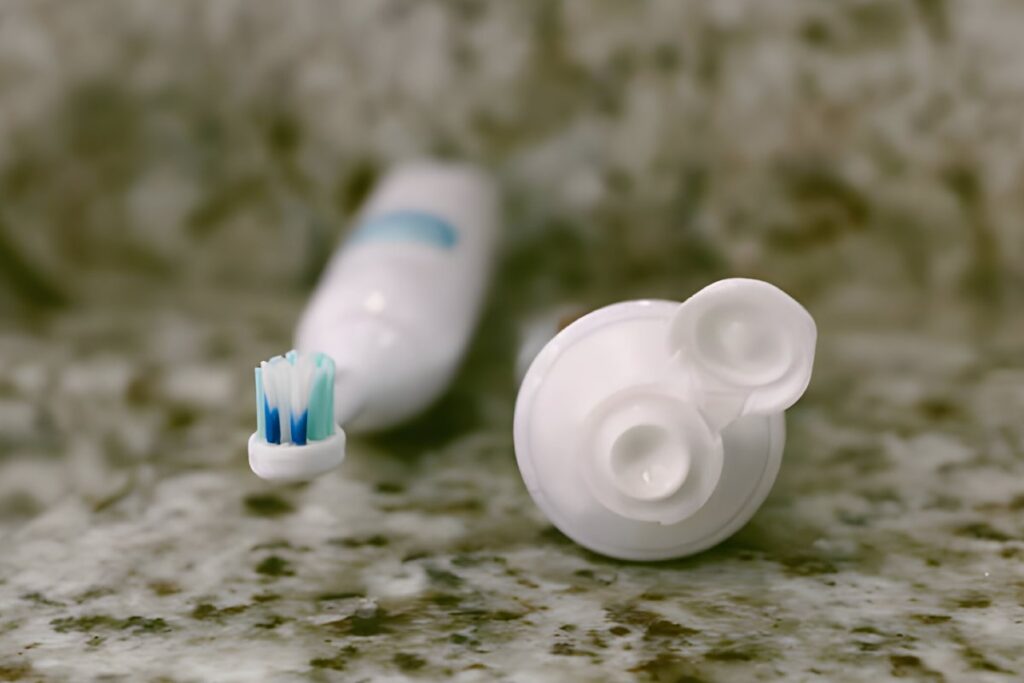 does the ph of toothpaste affect your enamel